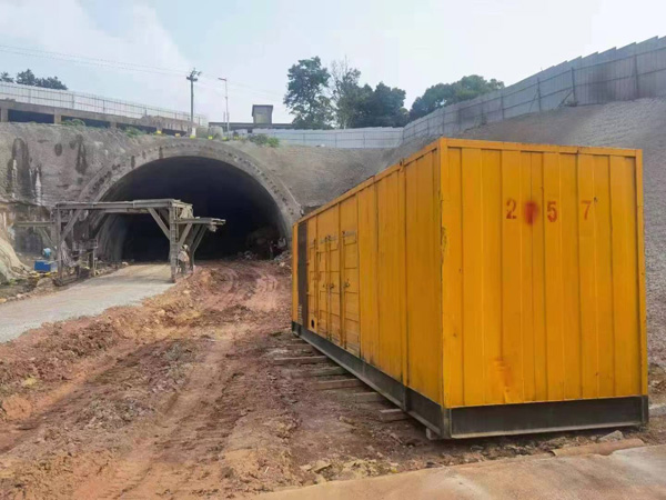 梅县发电机出租自启装置的工作原理是什么？